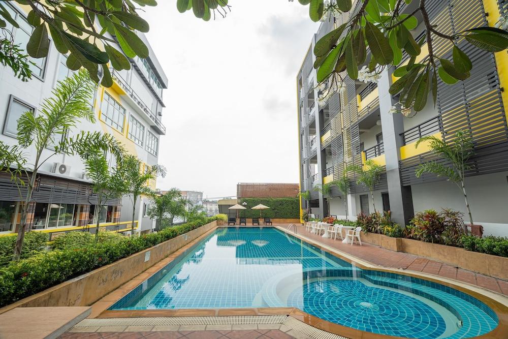S.B.Living Place Phuket Exterior photo